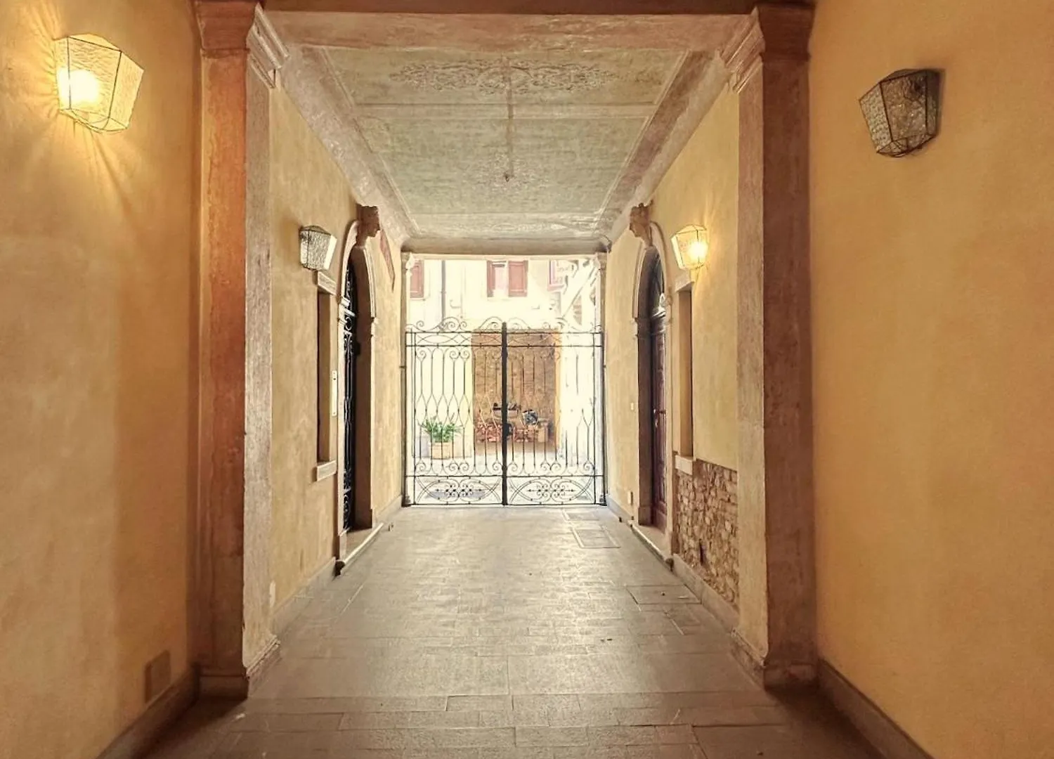 Arena In Love - Centre Rooms Verona